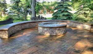 hardscape-seatwall-firepit